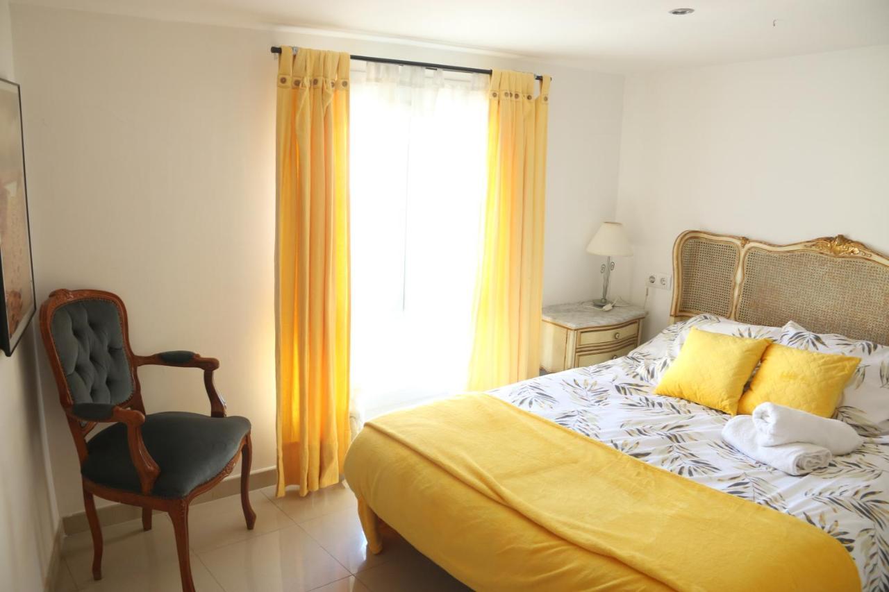 Apartamentos Fornells Castello  D'Empuries Extérieur photo
