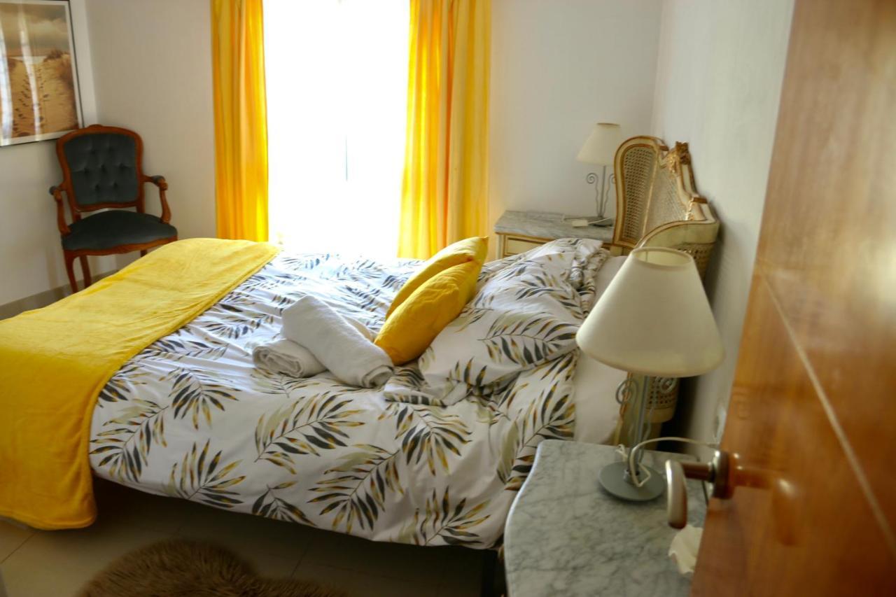 Apartamentos Fornells Castello  D'Empuries Extérieur photo
